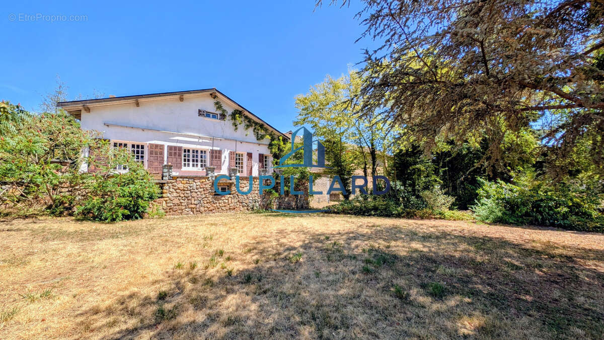 Maison de caractère avec un joli parc arboré - photo 17