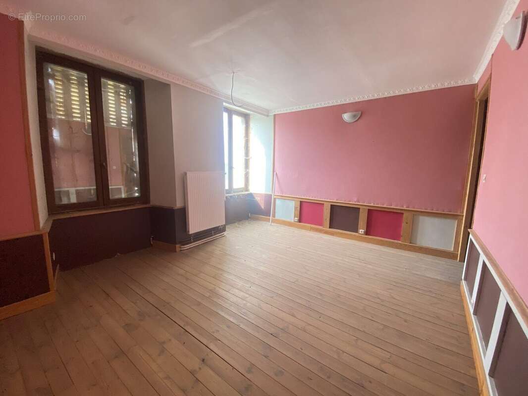 Maison 150 m² à Saint-Remy-Blanzy  - photo 5