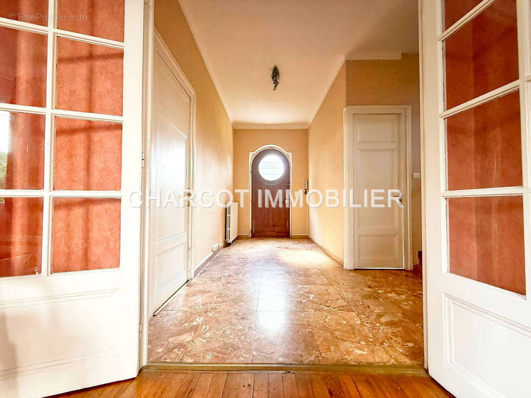 Maison à SAINTE-FOY-LES-LYON