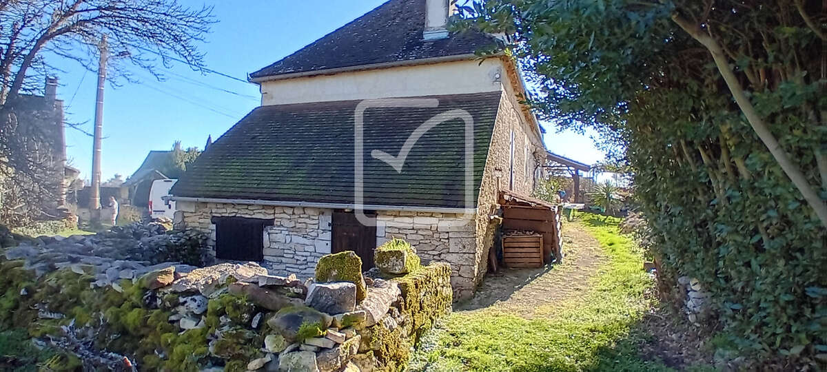 Maison à CUZANCE
