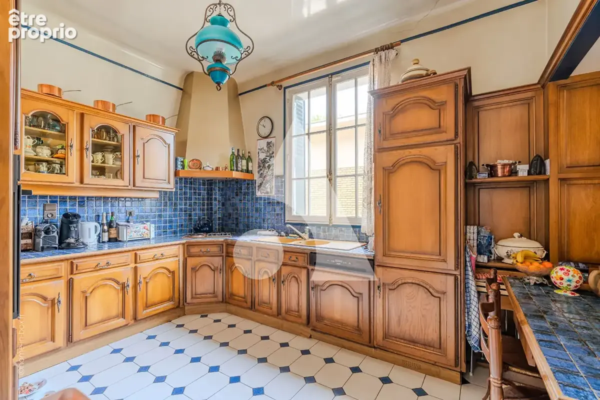 Triangle d'Or, Magnifique Maison 9 pièces de 300 m2 - photo 9