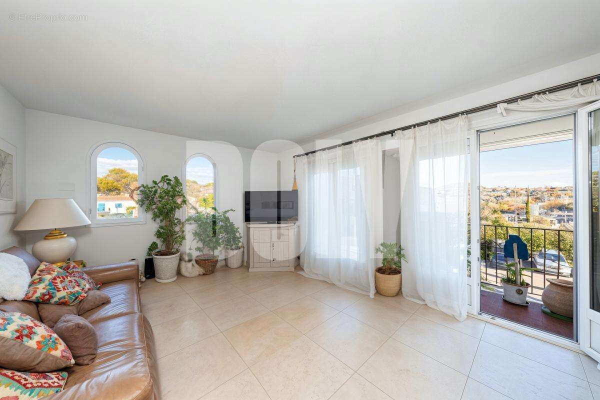 Appartement à VILLENEUVE-LOUBET