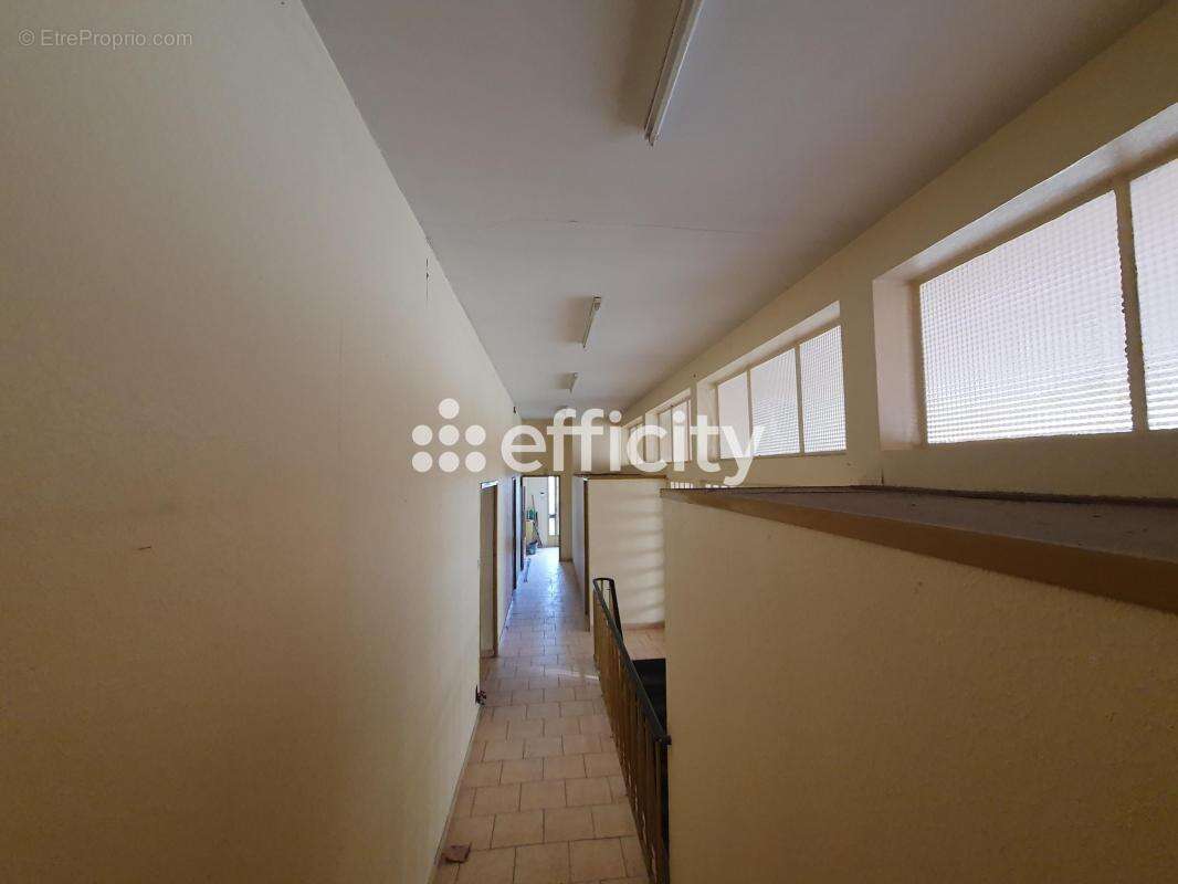 Commerce à CONDE-SUR-L&#039;ESCAUT