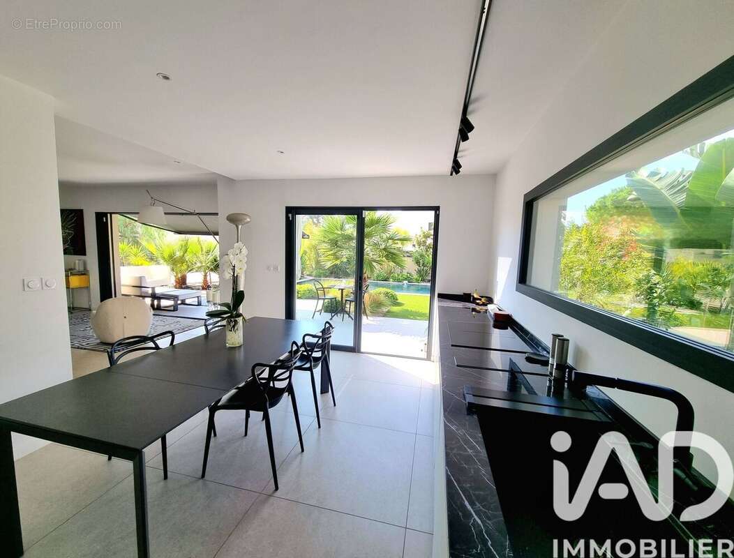 Photo 2 - Maison à MARSEILLE-9E