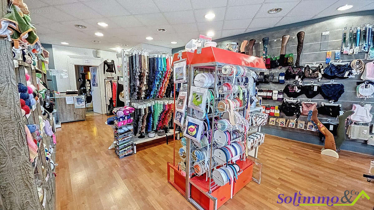 Commerce à LA TOUR-DU-PIN