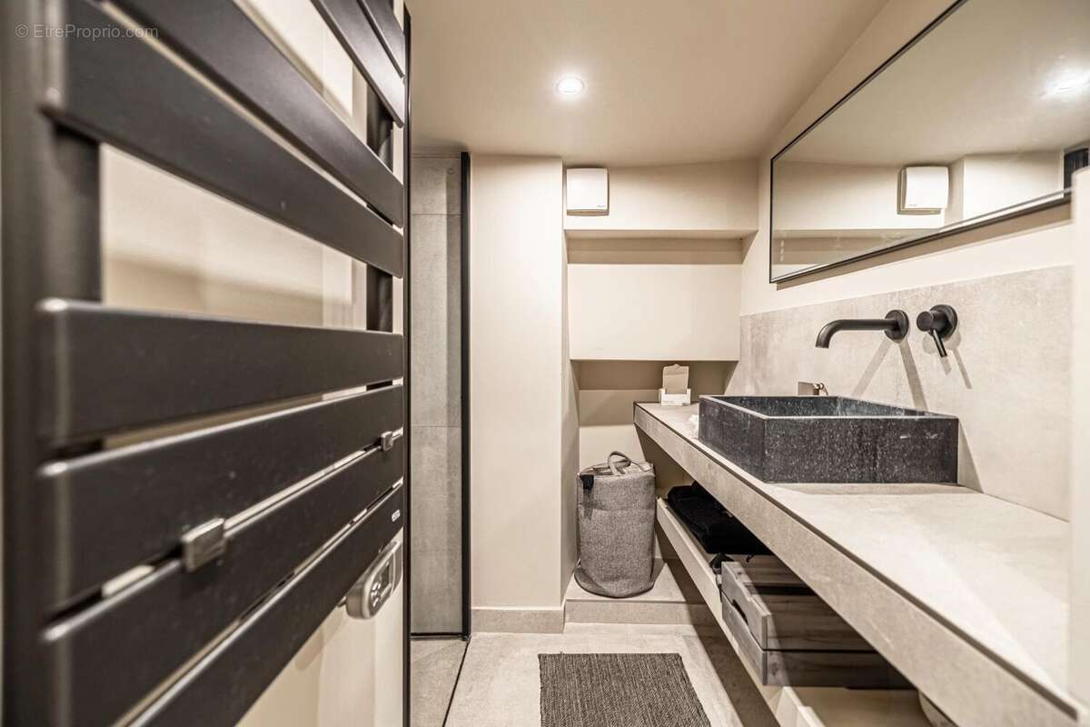 Nice - Vieux Nice - Superbe 3 pièces en duplex - Vue mer et colline du château - photo 8