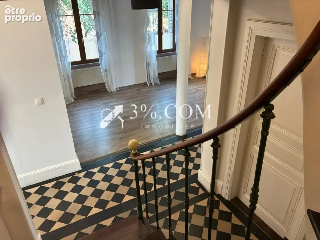 3%COM Belle maison de maître  dans l'hyper  centre de Savern - photo 9