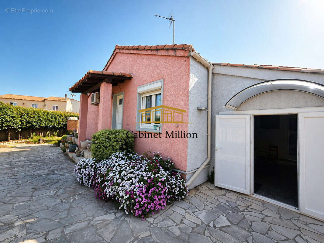 Maison à VIC-LA-GARDIOLE