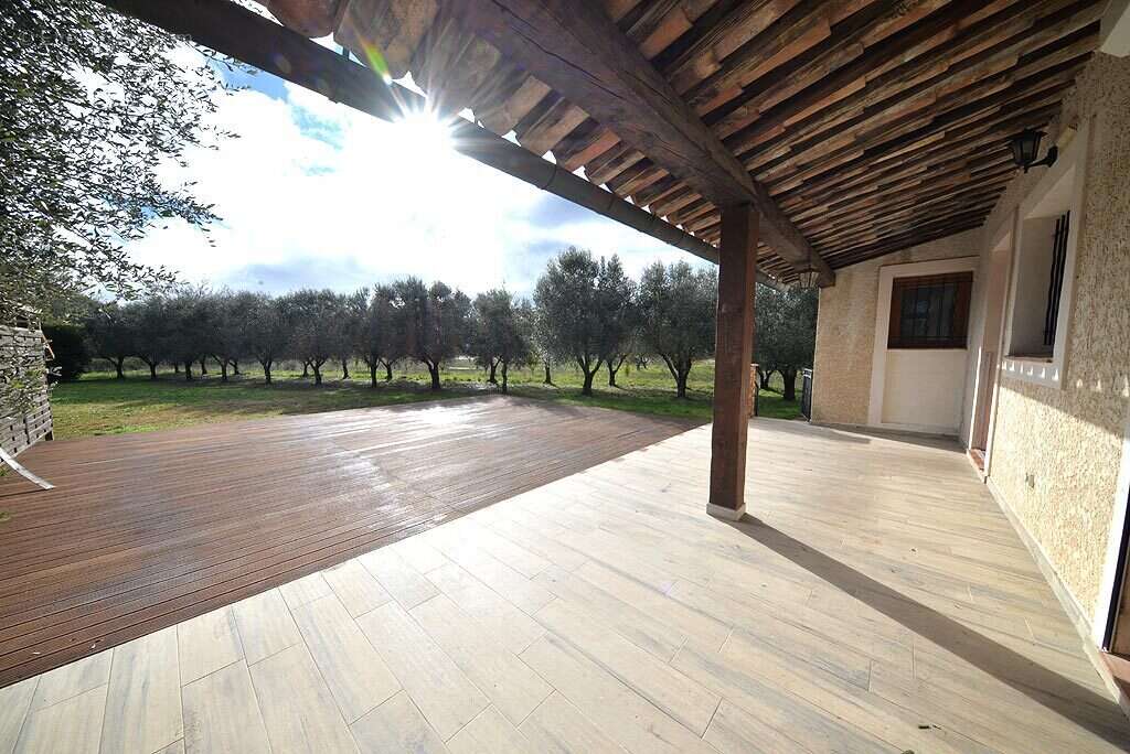 Terrasse - Maison à FREJUS