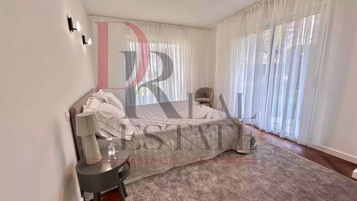 Appartement à ROQUEBRUNE-CAP-MARTIN
