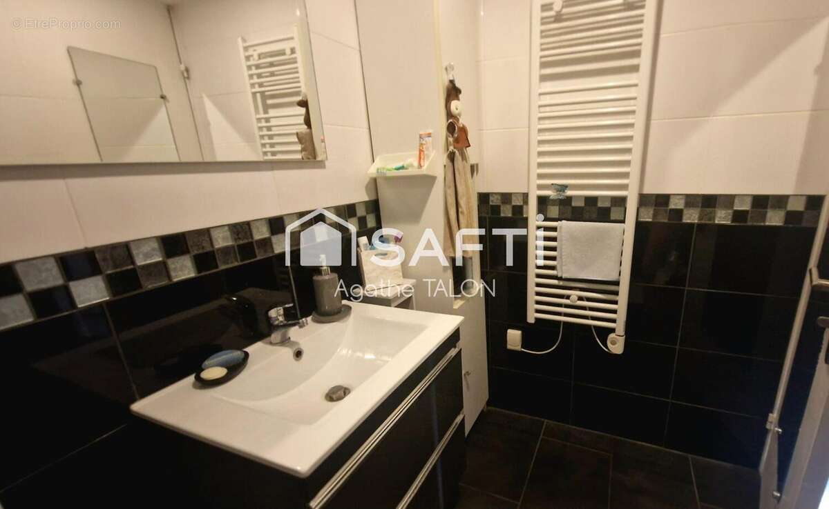 Photo 9 - Appartement à RILLIEUX-LA-PAPE