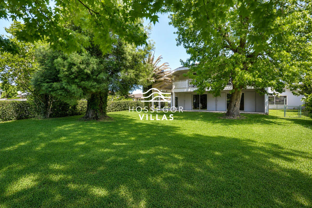 Appartement à ANGRESSE