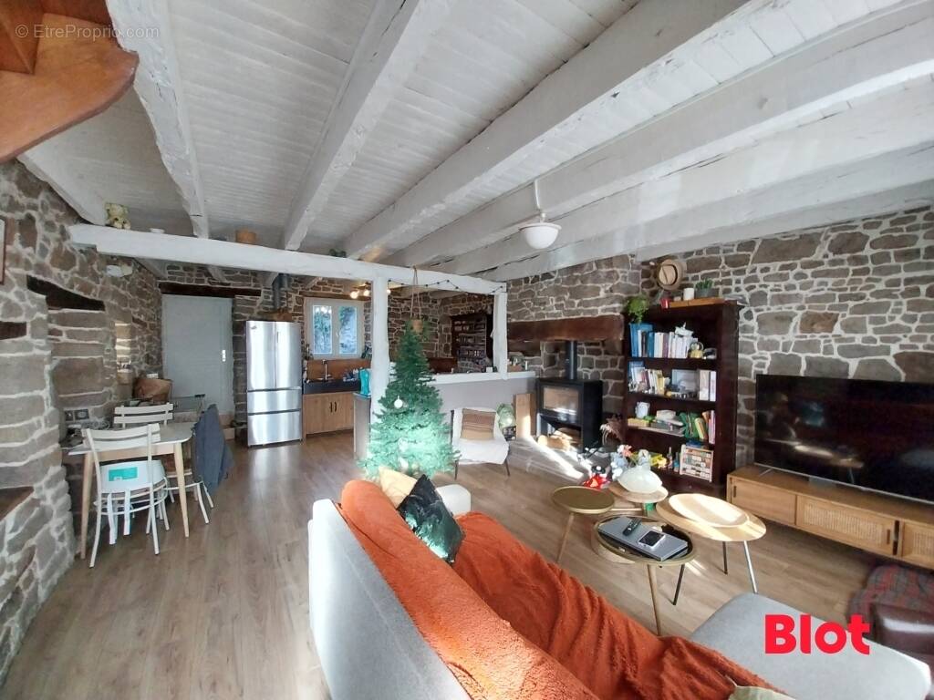 Maison à SAINT-PIERRE-DE-PLESGUEN