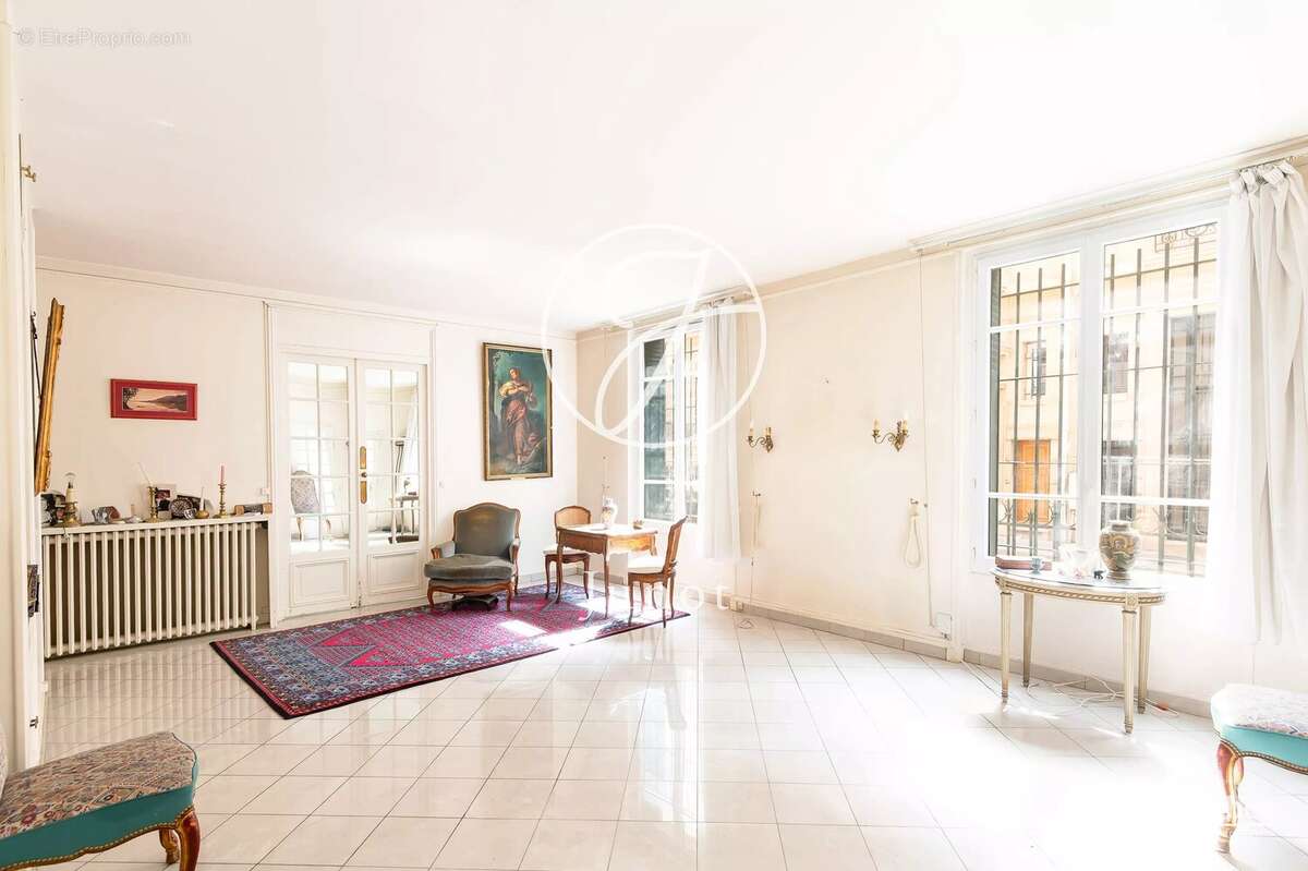 Paris 16e - MAIRIE / TOUR - Appartement - 5 pièces - 91,29m² Carrez - 2/3 chambres - photo 5