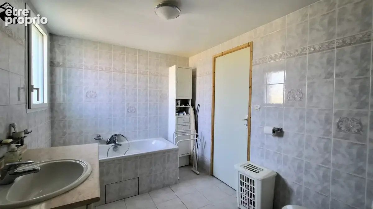 La rochelle   maison de plain-pied à rénover avec jardin et fort potentiel - photo 11