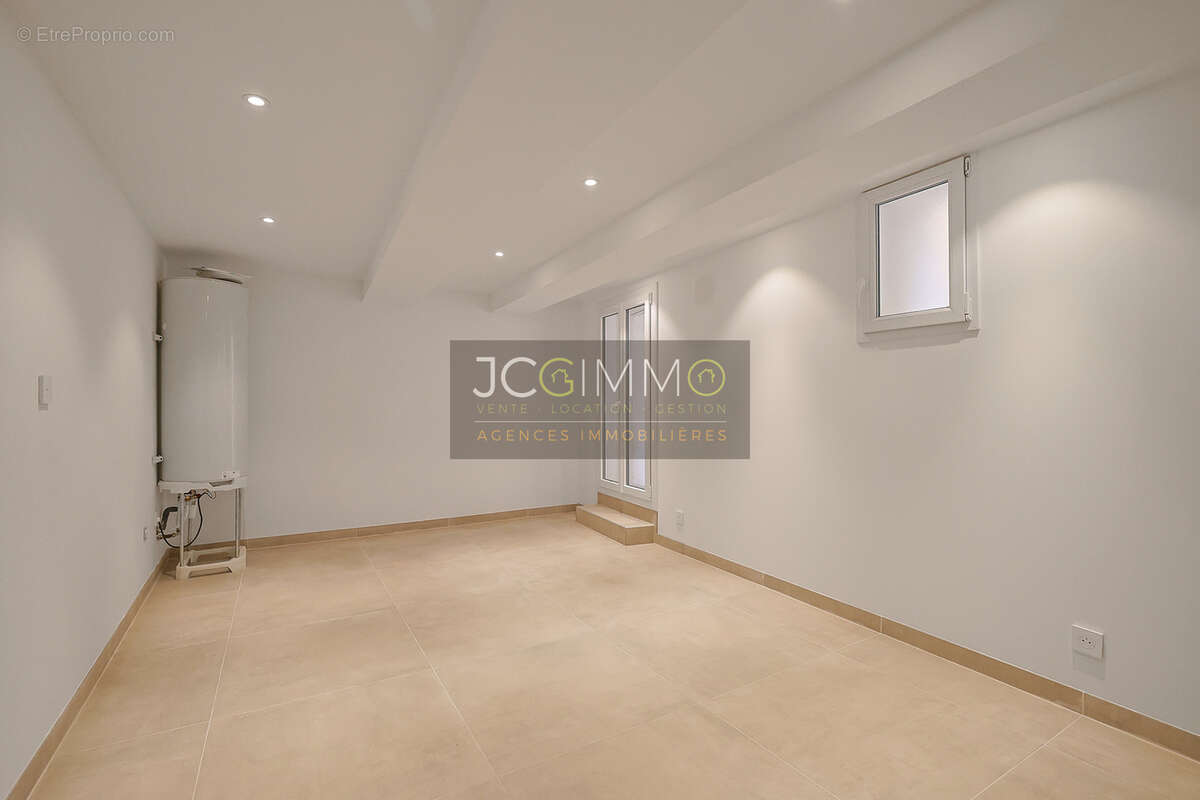 Sollies pont (centre ville) - appartement t4 renove (juillet 2026) - 88 m2 - cour exterieure privative - 24 m2 - photo 15