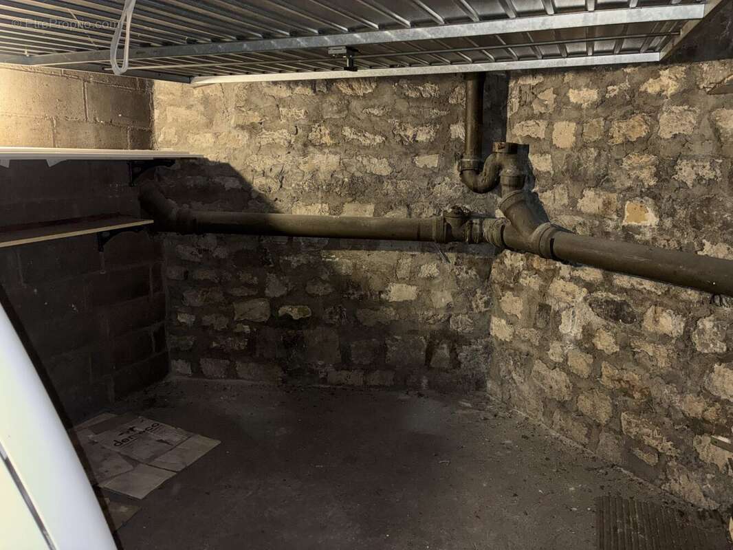 Parking à PARIS-11E