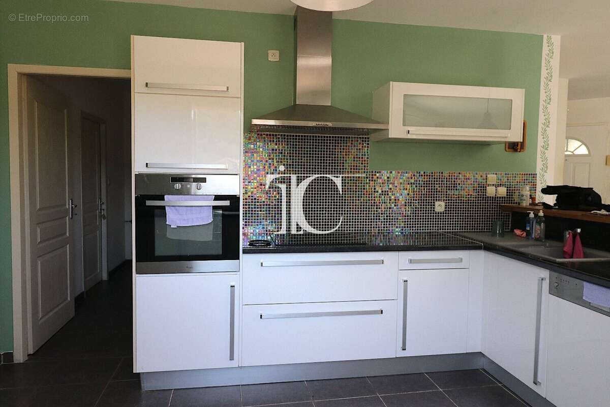 Villa plain pied sur 490 m² clos avec jolie vue - photo 9
