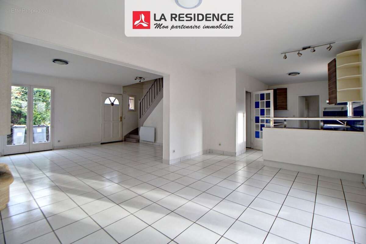 Maison à VERNEUIL-SUR-SEINE