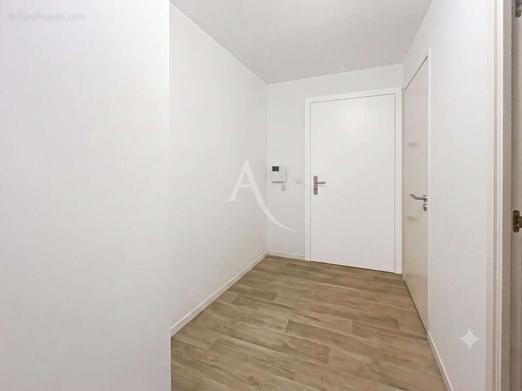 Appartement 3 pièces avec loggia et parking  proche gare - photo 5