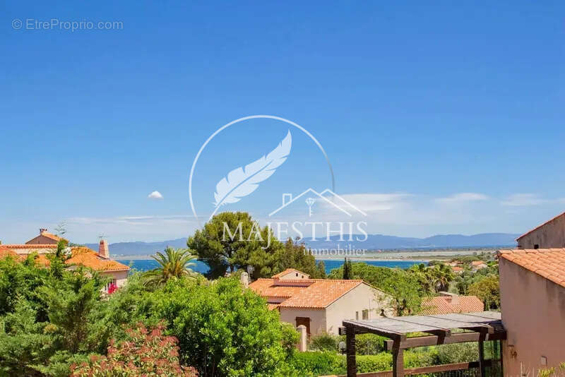 Maison à HYERES