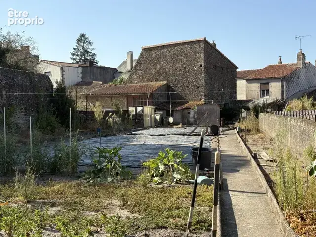 A vendre à Tiffauges belle maison de bourg 112 m2 +dépendance +terrain constructible 194000 frais d'agence inc - photo 20