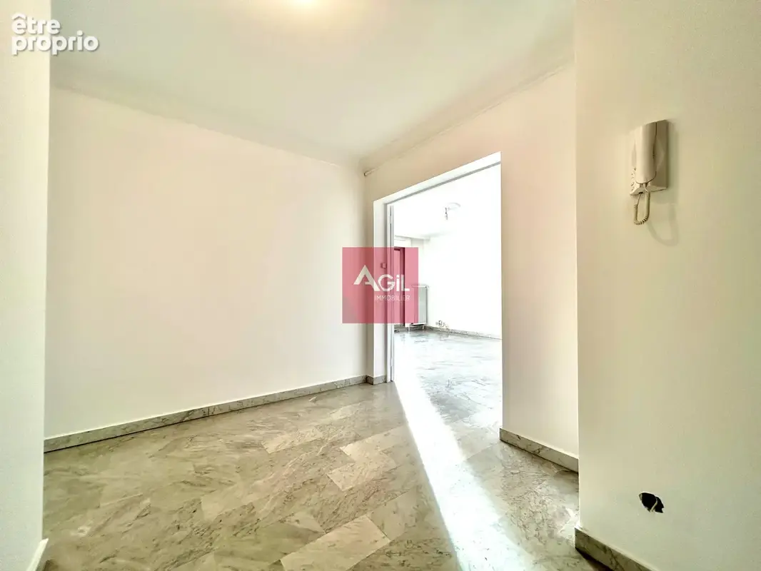 GRENOBLE - T3 de 75m2 avec balcon, cave et possibilité garage. - photo 2