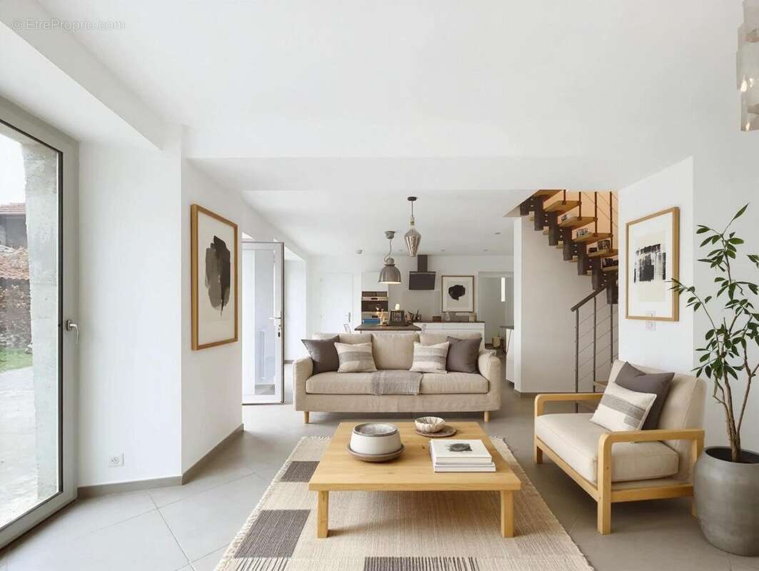 Photo 2 - Maison à LABROQUERE