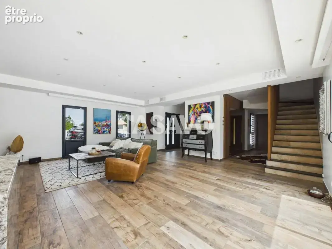 Vente Maison 11 pièces de 286m² - 33210 Coimères - photo 4
