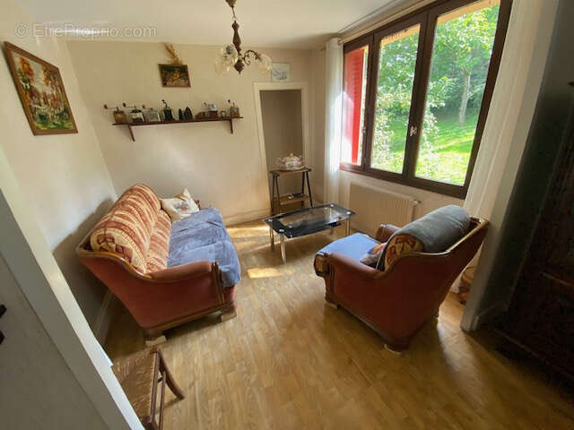 Maison à MARINGUES