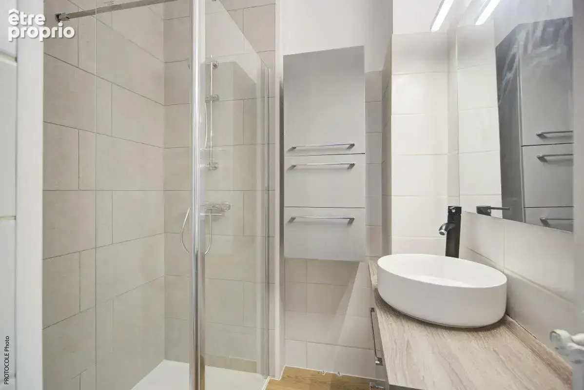 Appart T3 traversant 59 m², deux terrasses, cave et parking - photo 9