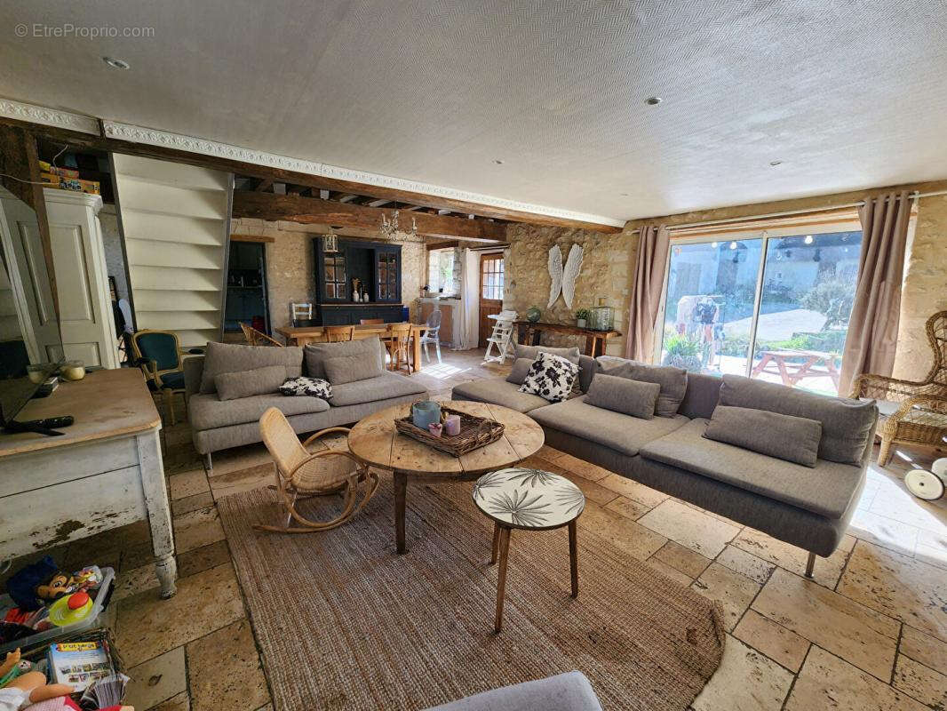 Grange longère avec dépendances et gîtes - photo 5