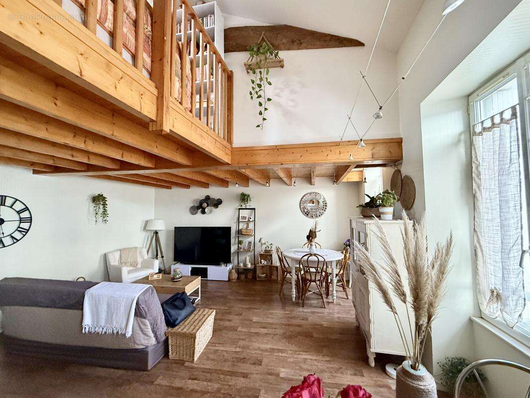 Appartement à MESCHERS-SUR-GIRONDE