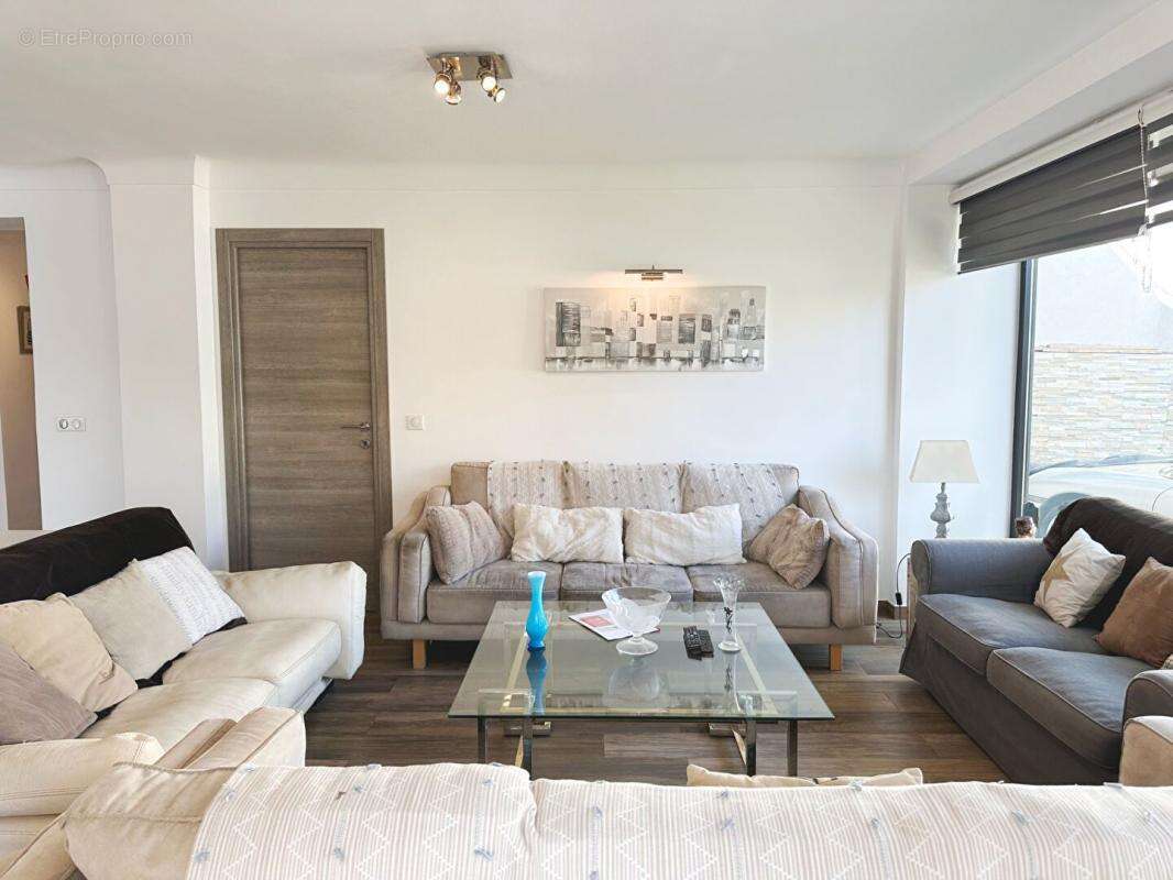 Villa 6P, 200 m², Cannes Stanislas – Vue mer, piscine, toit-terrasse - photo 2