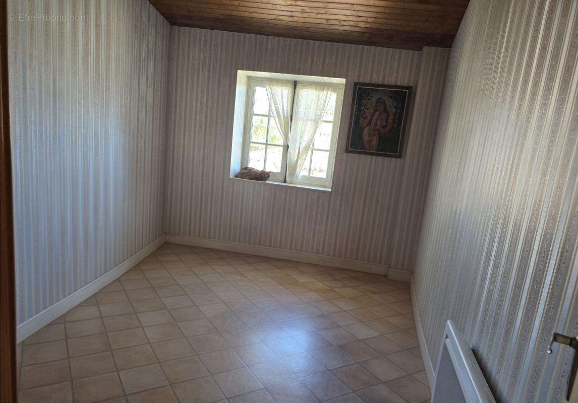 Maison à SAINTE-MERE