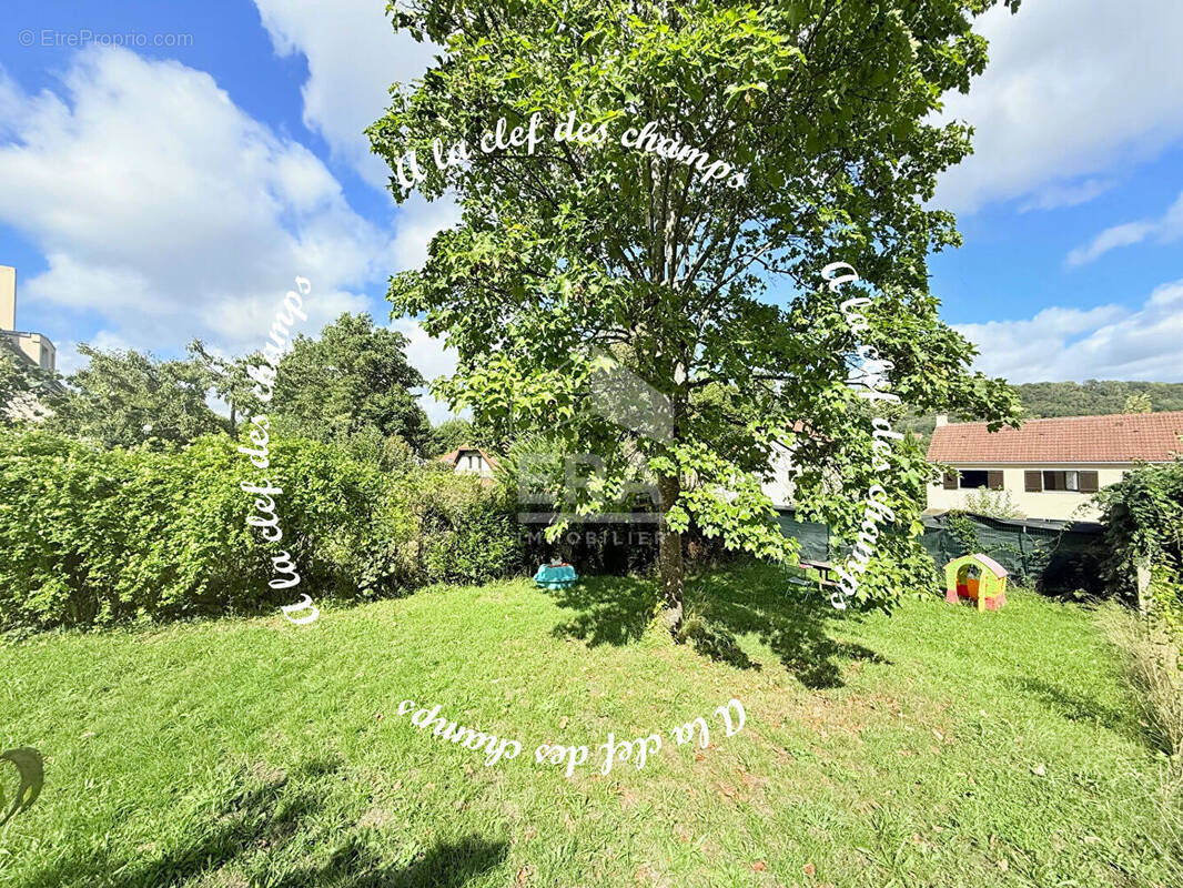 Appartement à BURES-SUR-YVETTE