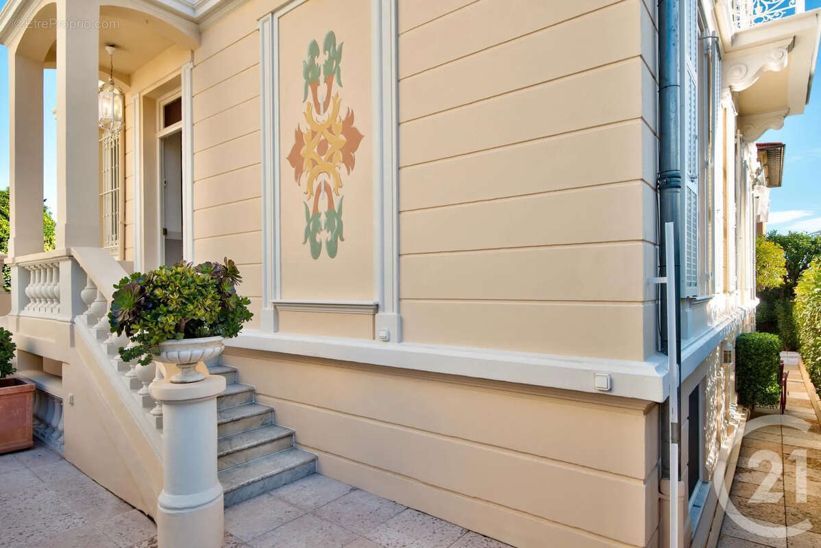 Appartement à BEAULIEU-SUR-MER