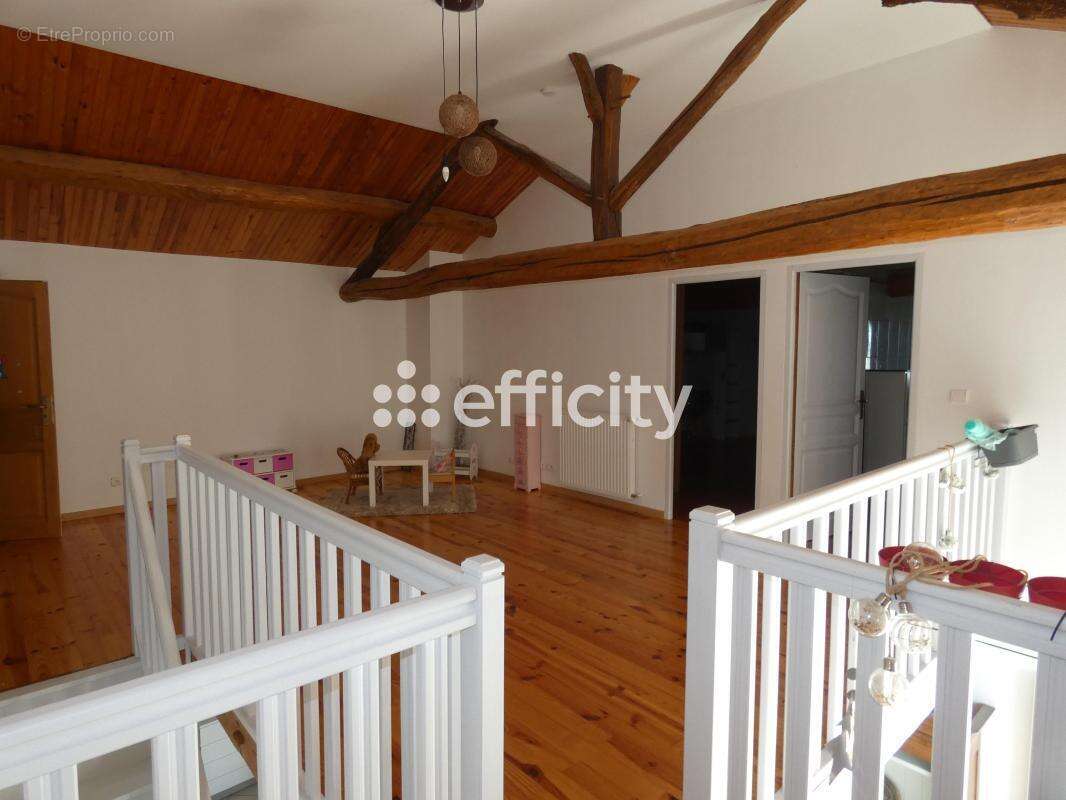 Maison 230 m² à Gannat  - photo 10
