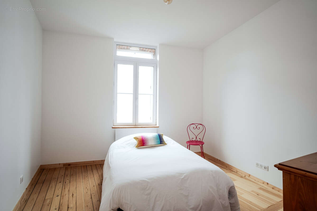 Tres belle renovation a 2 pas du centre-ville - photo 7