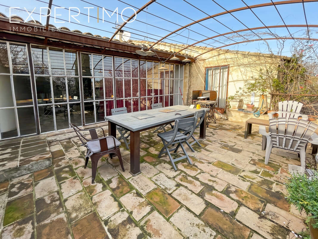 Appartement à POUSSAN
