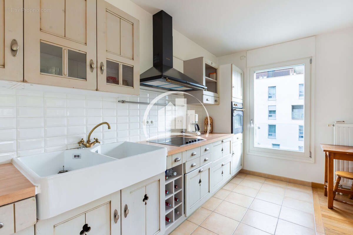 Appartement à PARIS-19E