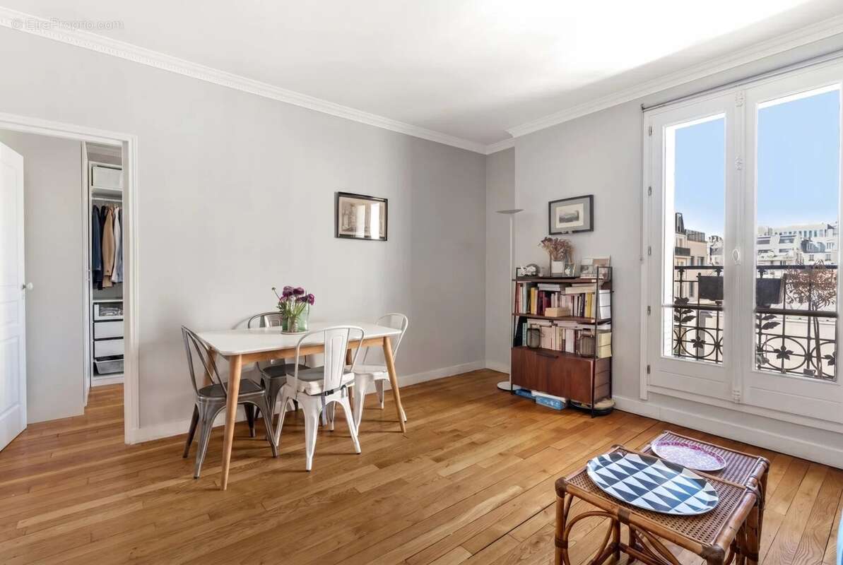 Appartement à LEVALLOIS-PERRET