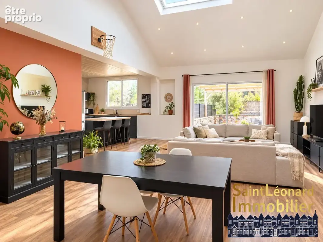 Maison 6 pièces 166 m² à vendre à Fougeres (35300) - photo 2