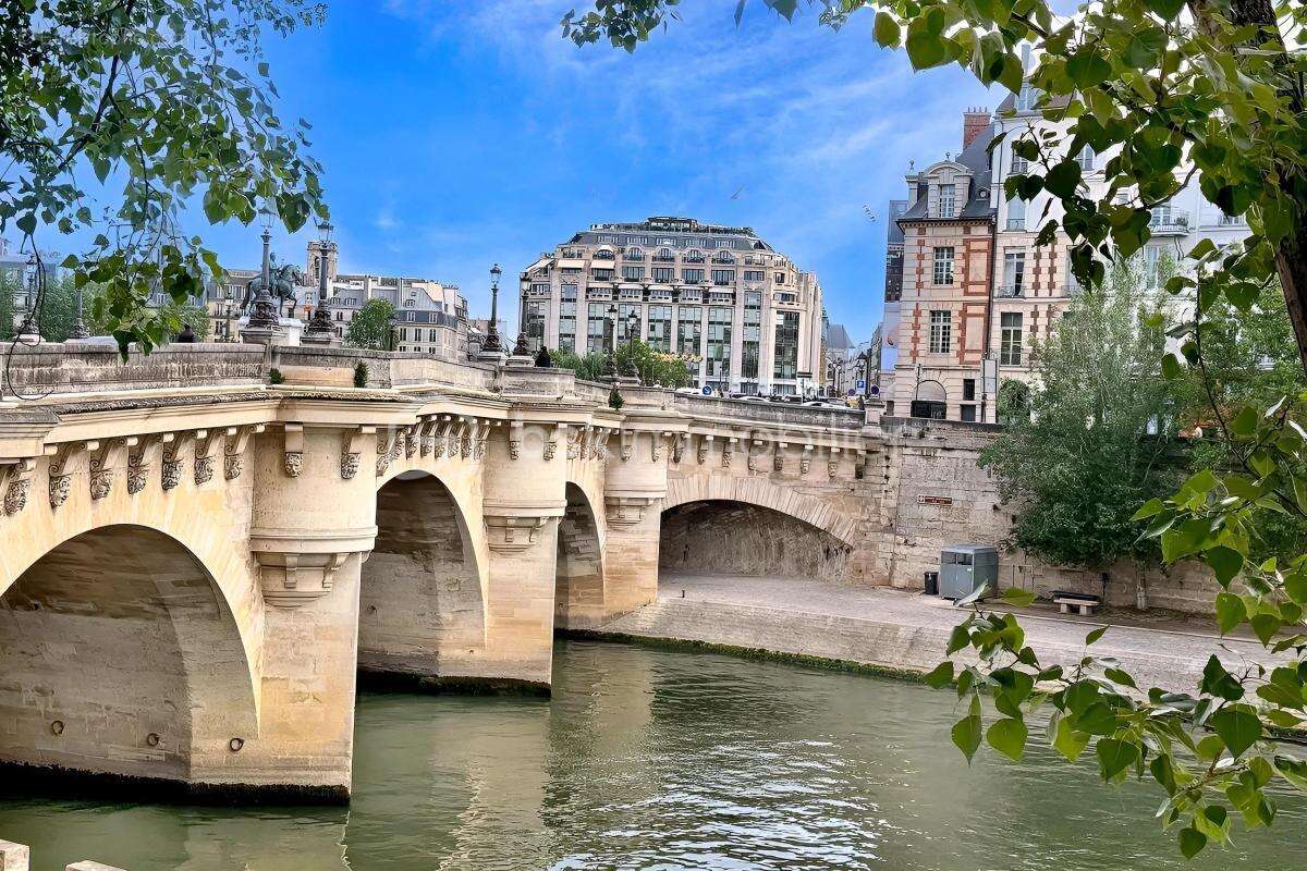 Appartement à PARIS-6E