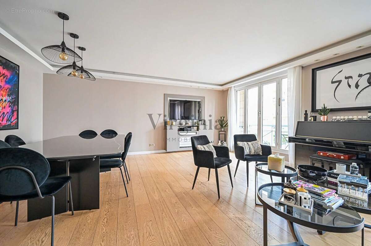 Appartement à CHARENTON-LE-PONT