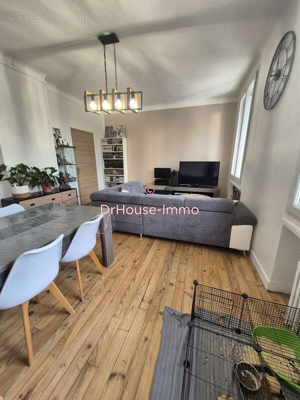 Appartement à SAINT-ETIENNE