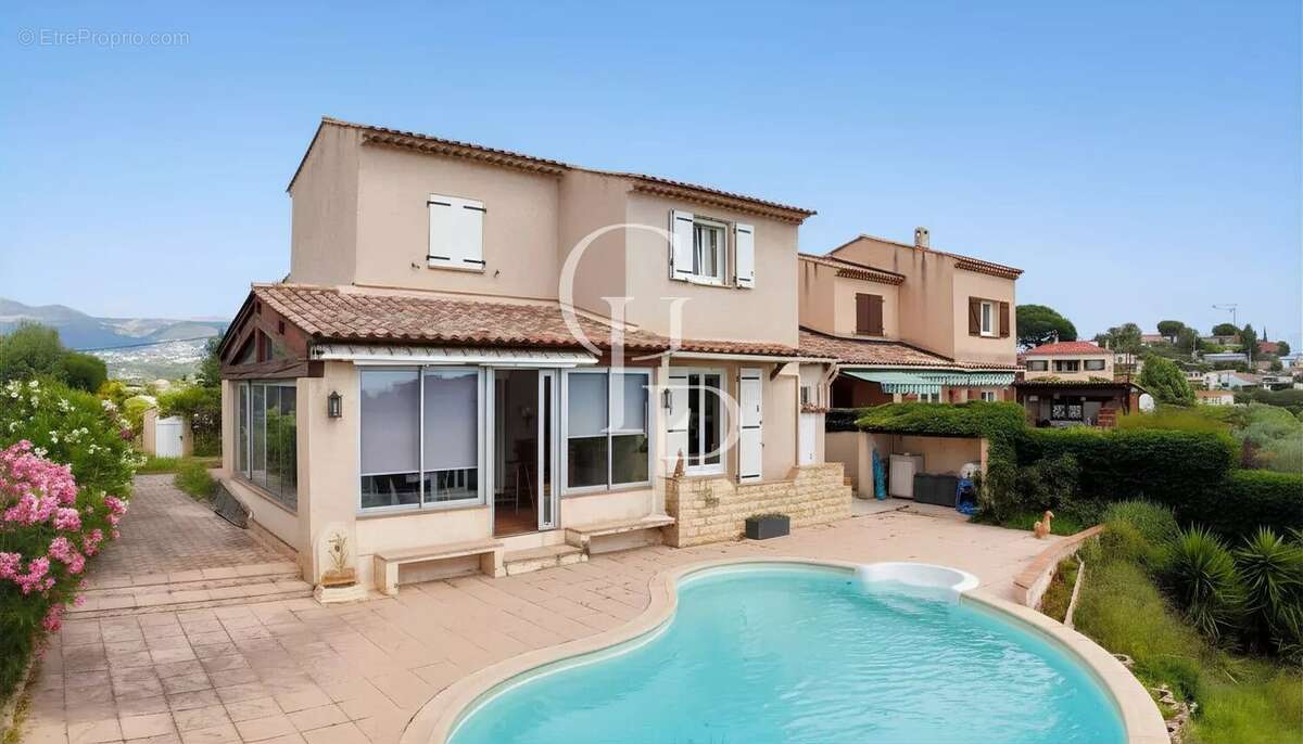 Maison à CAGNES-SUR-MER