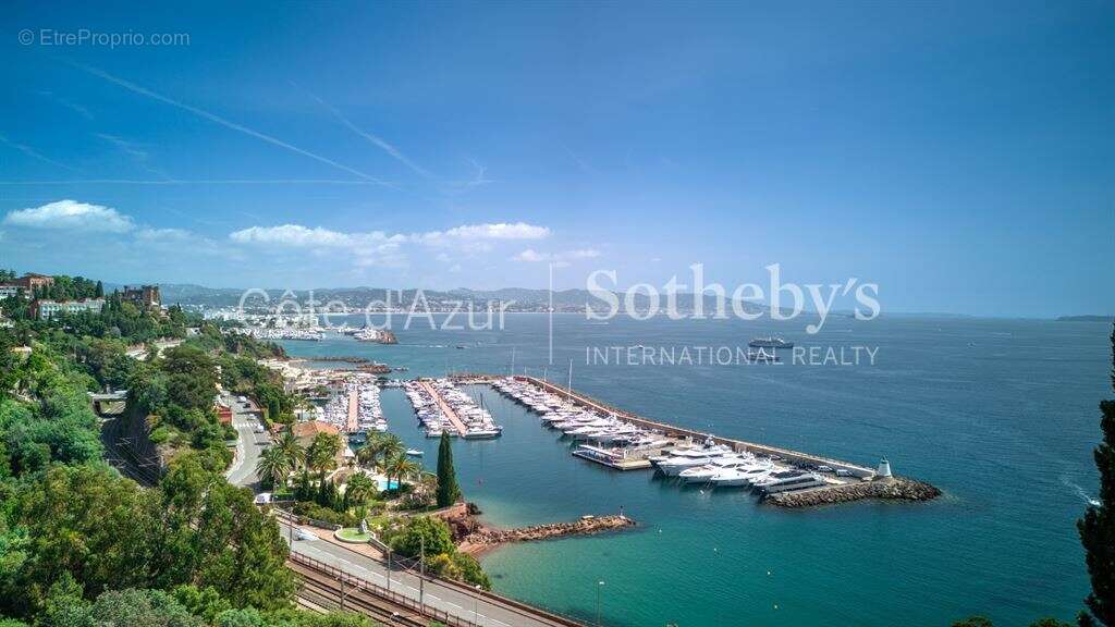 Maison à THEOULE-SUR-MER