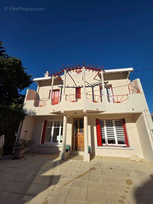 Maison à MONTELIMAR