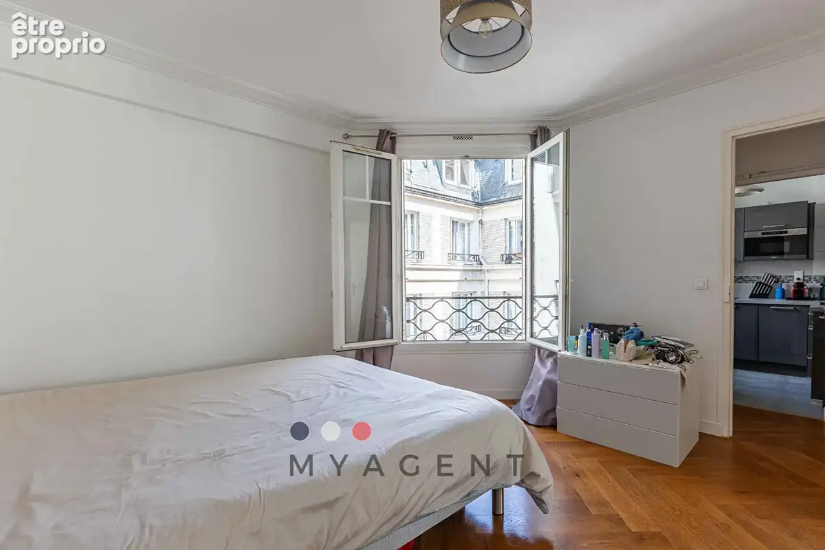 Élégant trois-pièces avec vue Tour Eiffel - photo 6